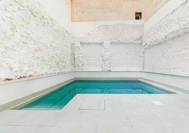 Apartamentos Breton 17 Double Deluxe Аликанте Екстериор снимка